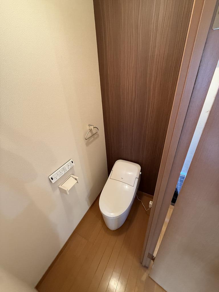 トイレ　温水洗浄便座付