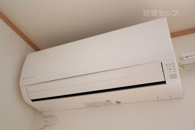 その他　エアコン２基付いています。