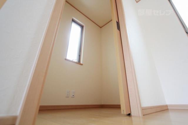 その他部屋・スペース　書斎にも倉庫にも使えるスペースです。