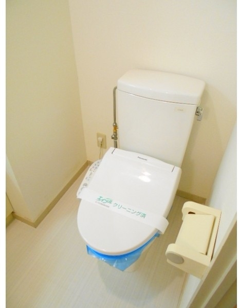 トイレ　嬉しい温水洗浄便座付き♪