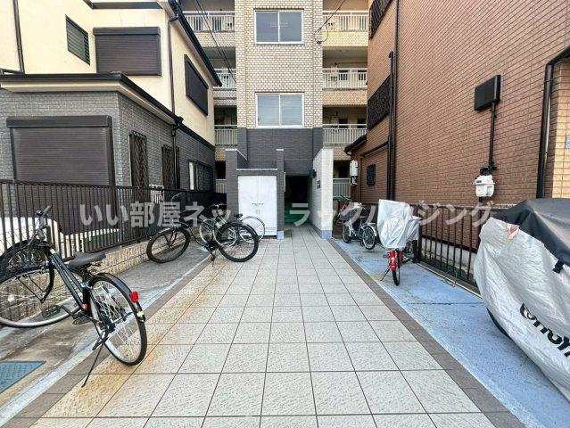 エントランス　【お部屋さがしはラックハウジングにお問合せ下さいませ♪】