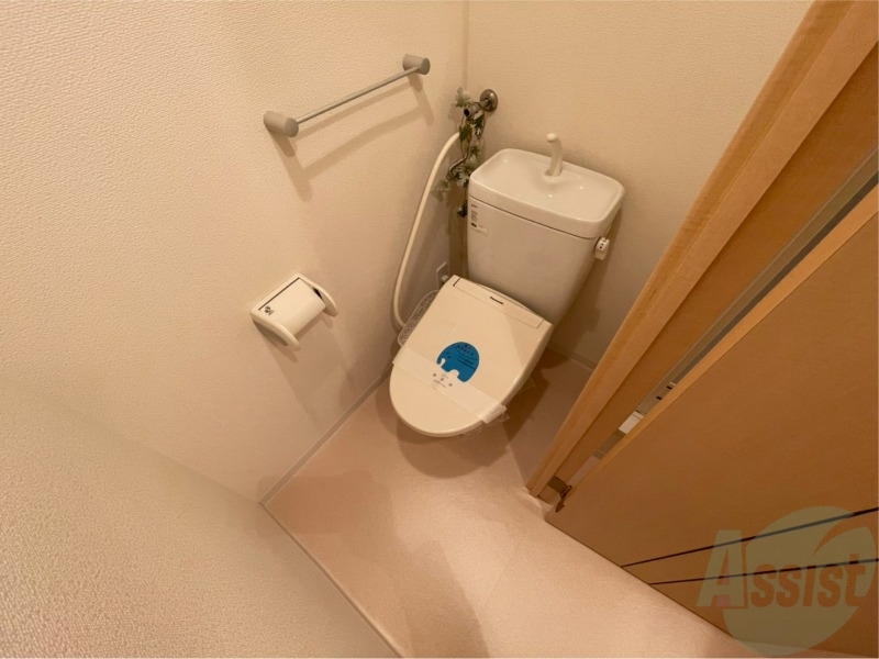 トイレ　トイレです。ウォシュレット付を探している方、おすすめです。