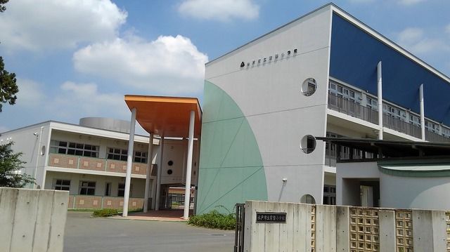 小学校　水戸市立常磐小学校（小学校）まで650m