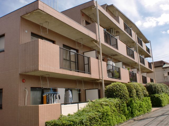 ファミーユ柳沢の外観写真