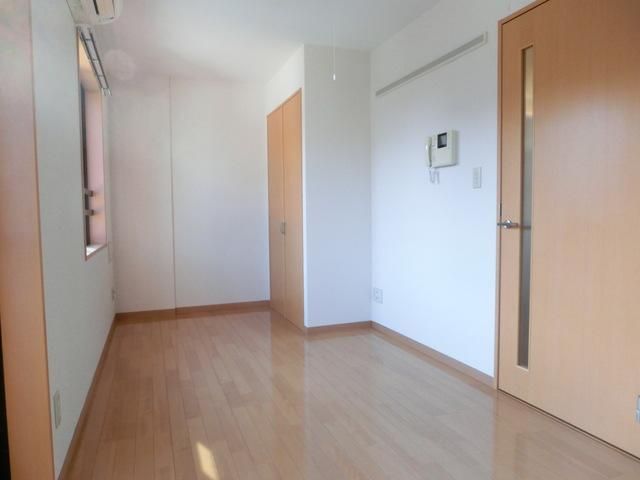 居室・リビング　洋室７．４帖フローリングのお部屋です