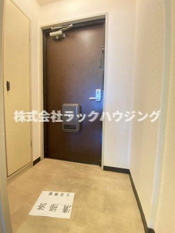 玄関　【お部屋探しはラックハウジングにお問合せ下さいませ】