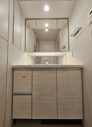 洗面設備　使いやすい独立洗面台☆