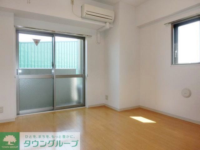 居室・リビング　エアコン完備　2面採光