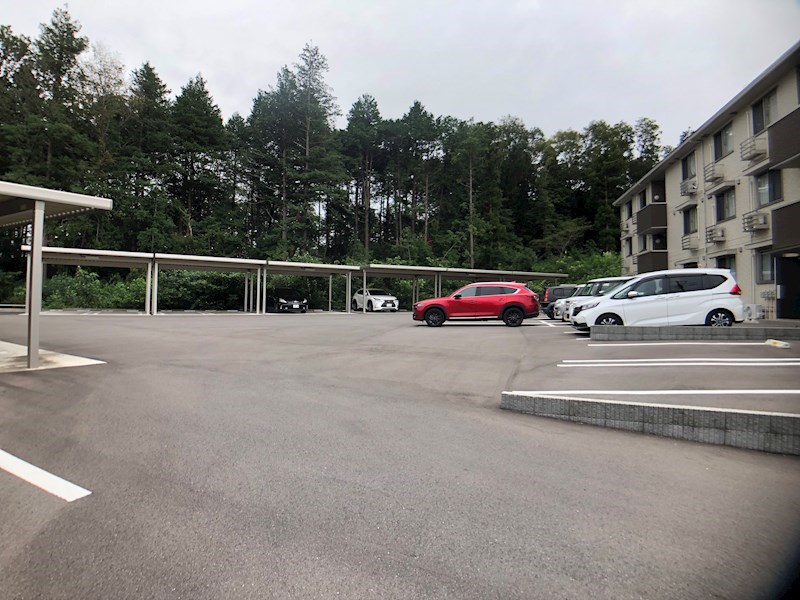 駐車場　屋根なし