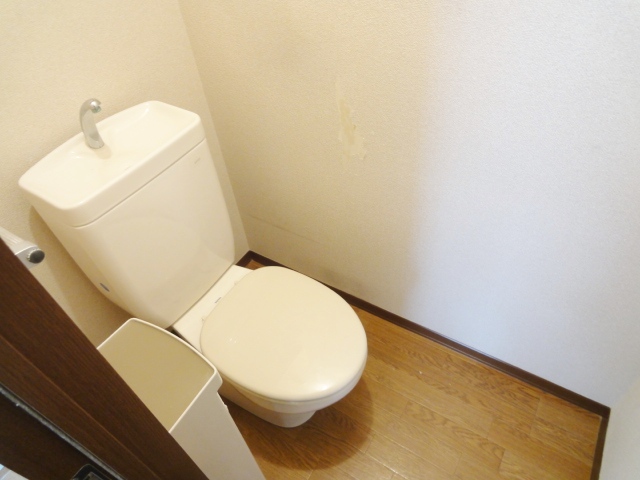 トイレ　別号室の写真
