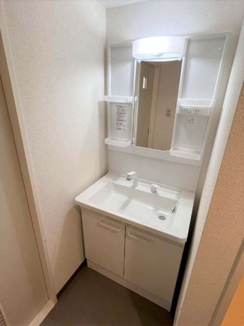 洗面設備　※同タイプ参考写真