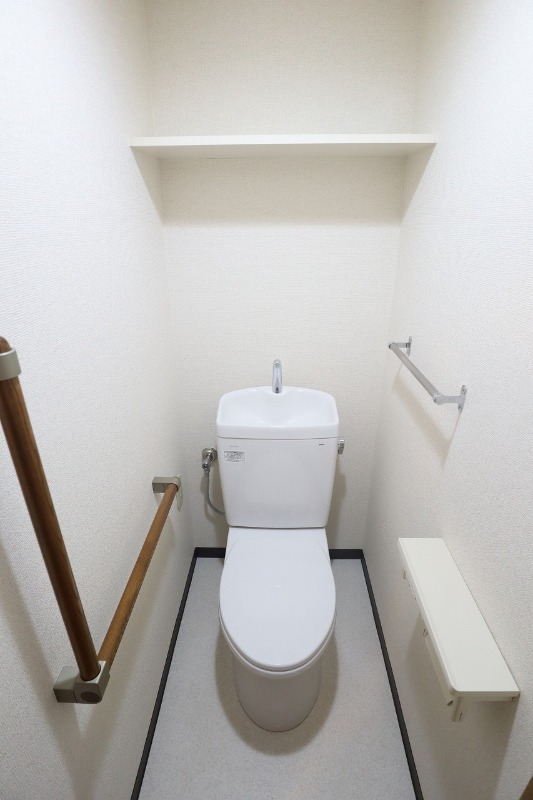 トイレ　※別部屋反転タイプ