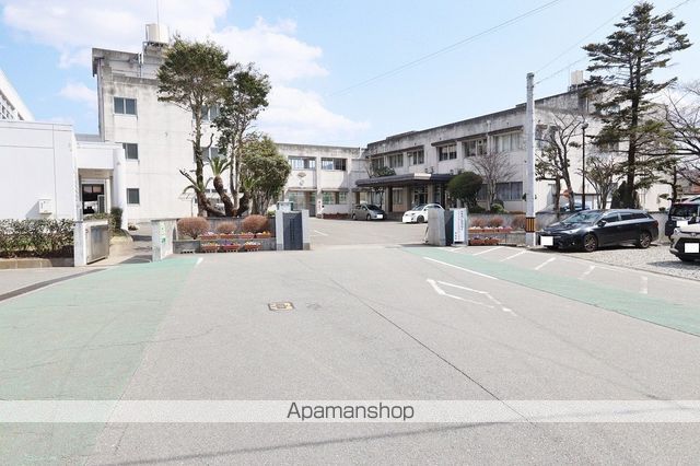 中学校　国府中学校（中学校）まで46m