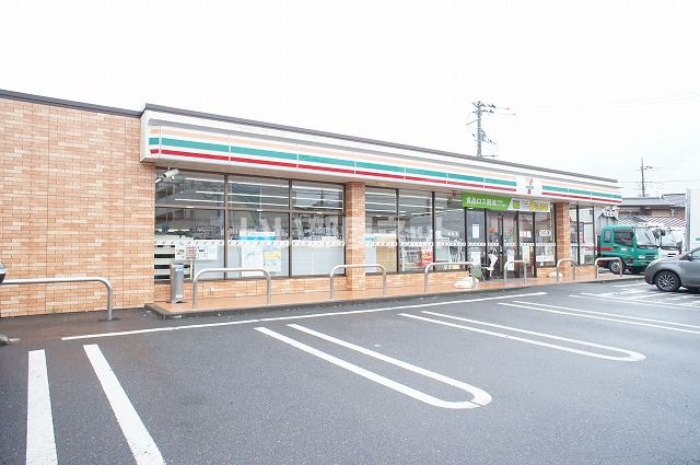 コンビニ　セブンイレブン 筑西二木成店（コンビニ）まで386m