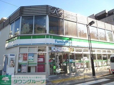 コンビニ　ファミリーマート（コンビニ）まで130m