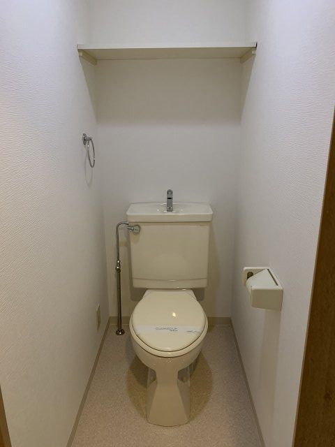 トイレ　シンプルで使いやすいトイレです♪