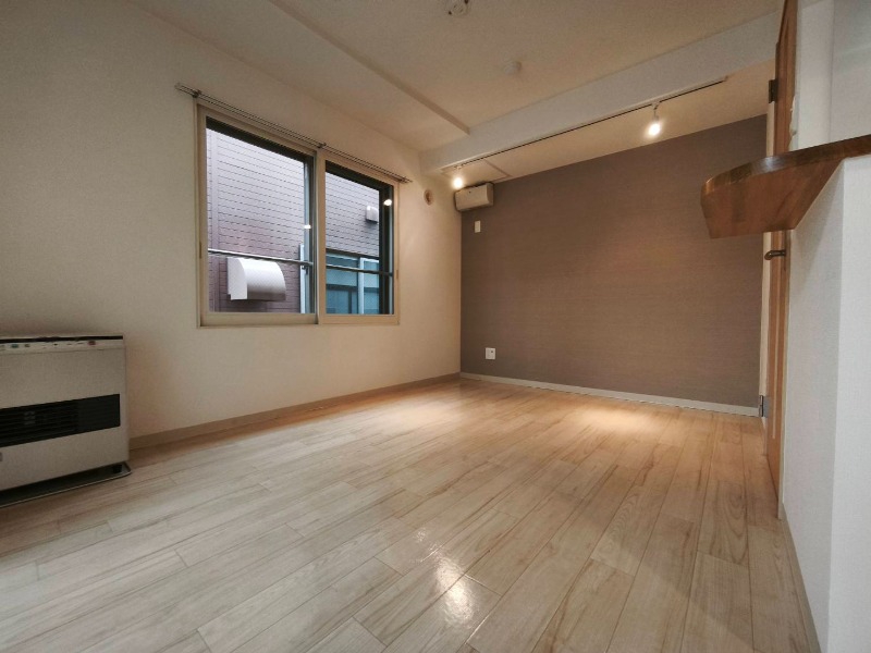 居室・リビング　広くてキレイなお部屋が広がっていて、充実した生活が送れそう。