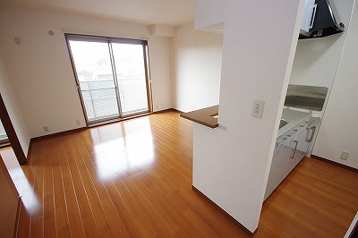 シャーメゾンJ・K A棟の居間写真