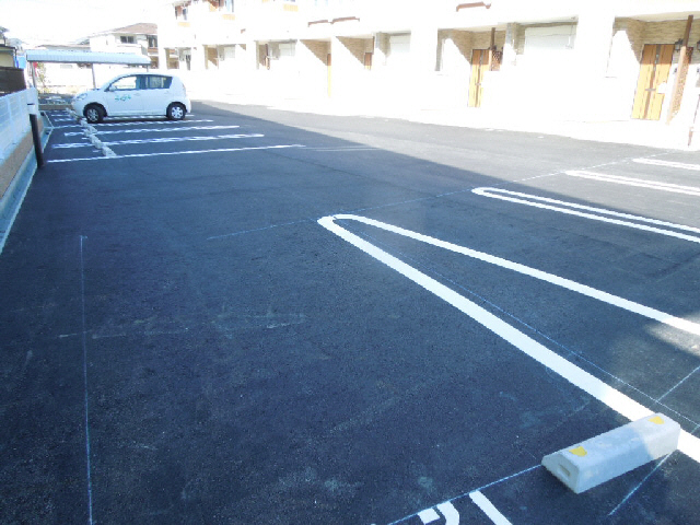 駐車場　駐車場