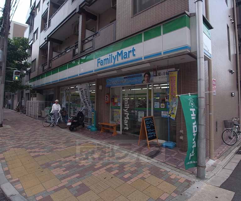 コンビニ　ファミリーマート四条西新道店（コンビニ）まで370m