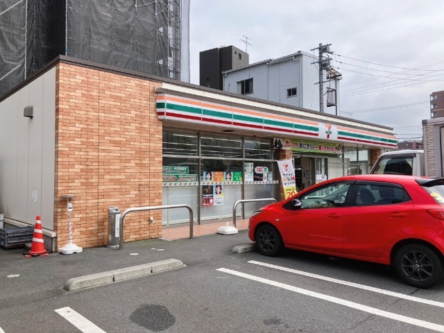 コンビニ　セブンイレブン戸畑中本町店（コンビニ）まで193m