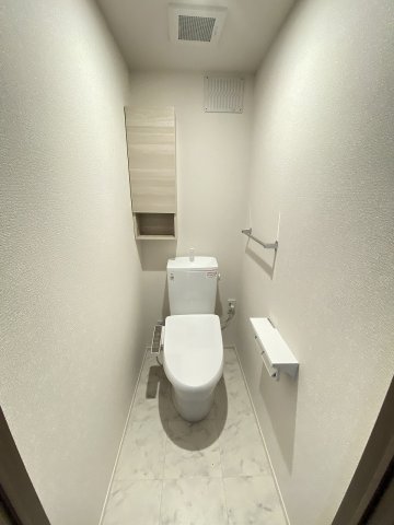 阪急京都線 淡路駅 徒歩8分 3階建 築1年のトイレ写真