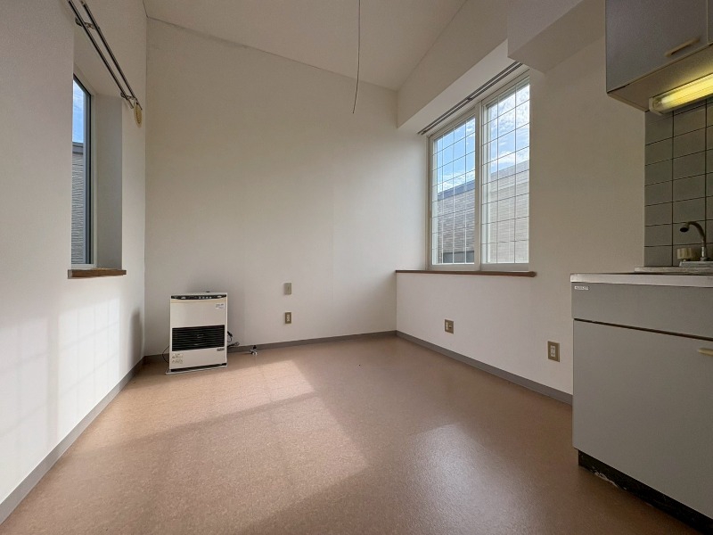 居室・リビング　広くてキレイなお部屋が広がっていて、充実した生活が送れそう。