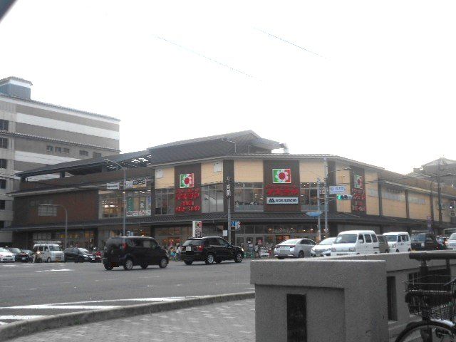 スーパー　デイリーカナートイズミヤ堀川丸太町店（スーパー）まで276m