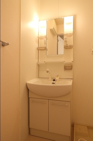 洗面設備　同建物別部屋写真
