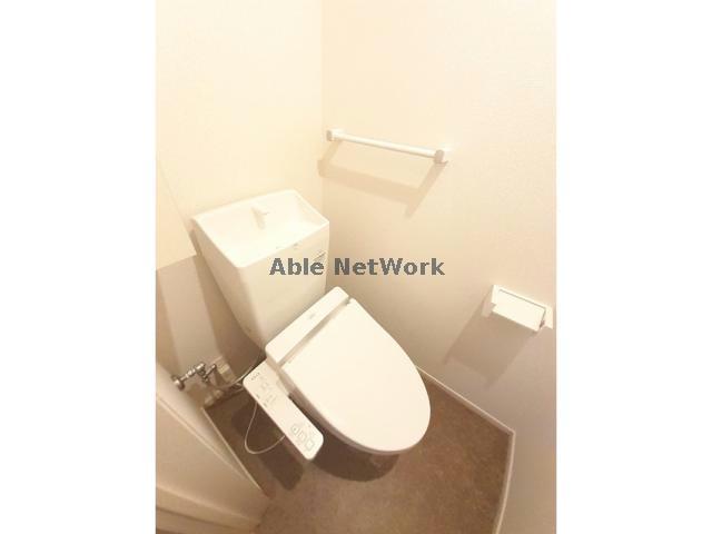 西尾市 2階建 築9年のトイレ写真