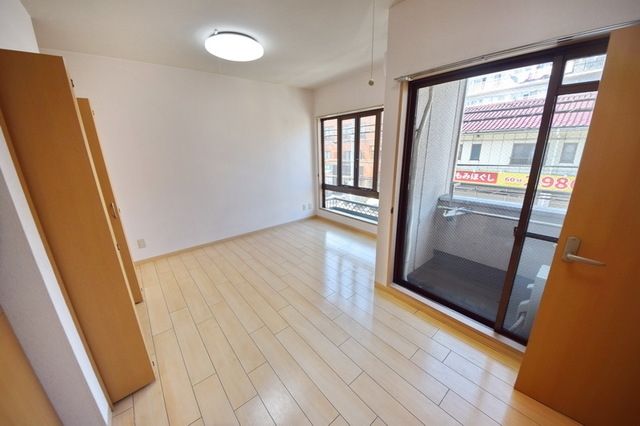 居室・リビング　★射光は入る明るいお部屋★