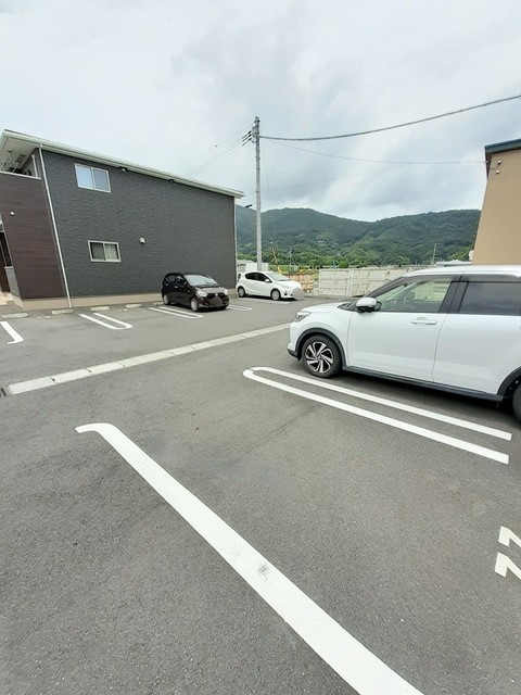 駐車場　駐車場