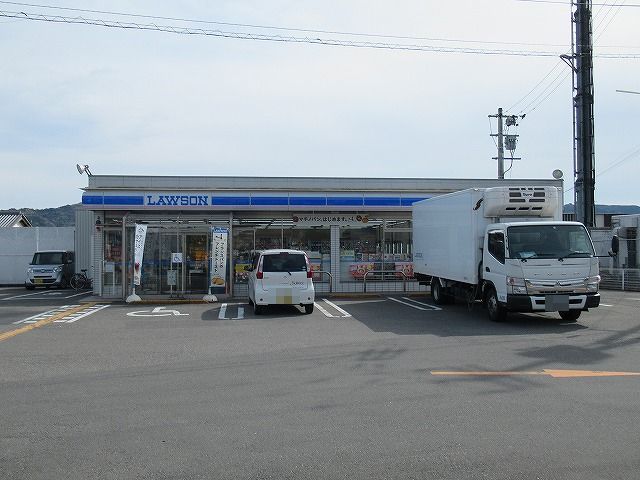 コンビニ　ローソン 土佐インター店（コンビニ）まで739m