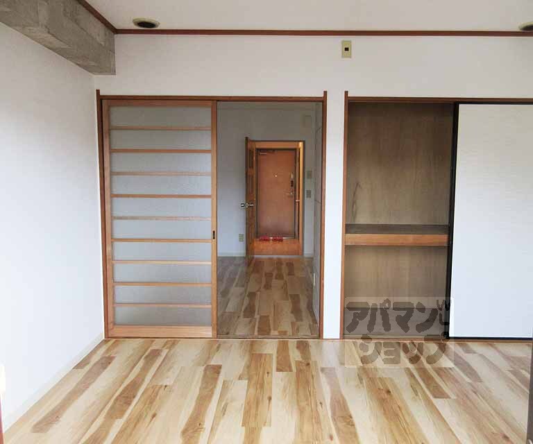居室・リビング　明るいお部屋です