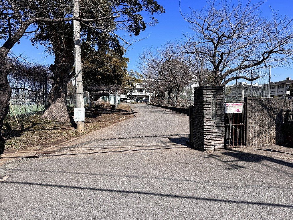 中学校　千葉市立葛城中学校（中学校）まで1500m