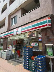 コンビニ　セブンイレブン（コンビニ）まで200m