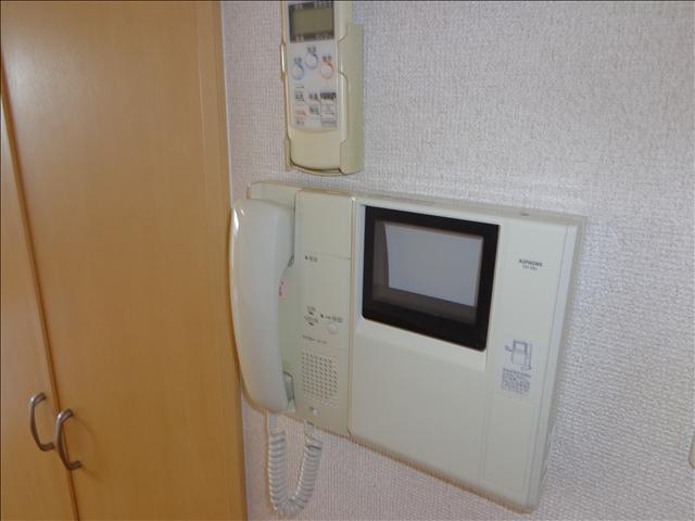 セキュリティ　テレビモニター付きインターフォン完備