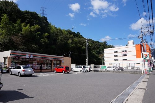 コンビニ　セブン-イレブン 広島大町西店（コンビニ）まで208m