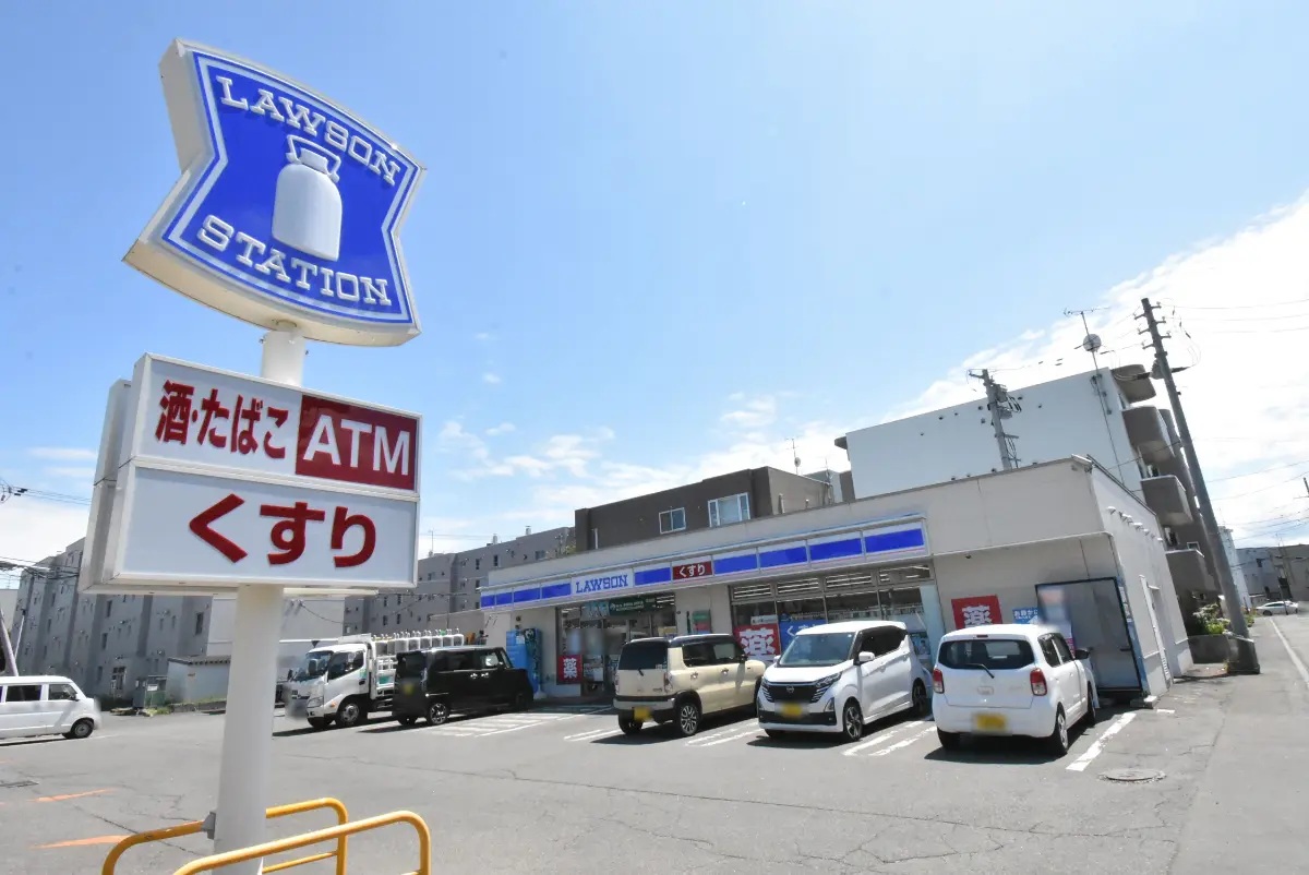 コンビニ　ローソン札幌美園8条七丁目店（コンビニ）まで367m
