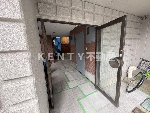 エントランス　建物の内部です