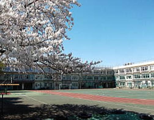 小学校　北区立滝野川第五小学校（小学校）まで433m