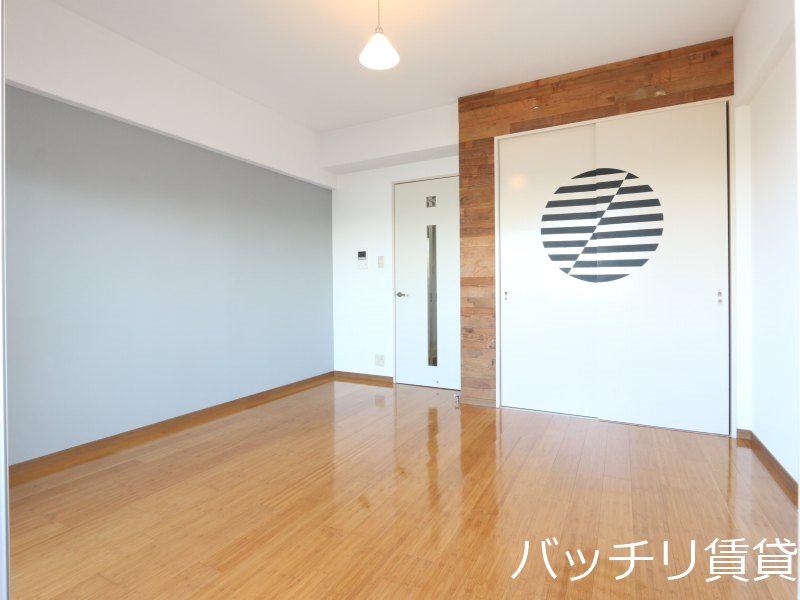 居室・リビング　別号室タイプの為、現状を優先いたします