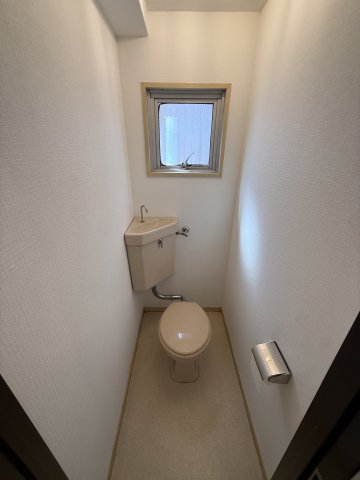 東京メトロ千代田線 代々木上原駅 徒歩2分 6階建 築48年のトイレ写真