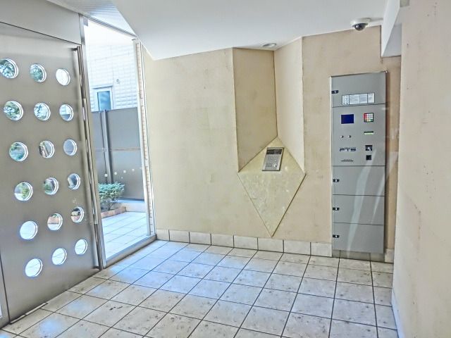 エントランス　オートロック　宅配ＢＯＸ完備