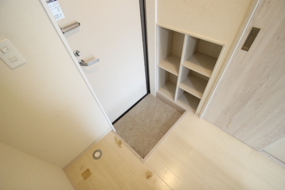 玄関　※別部屋の写真です