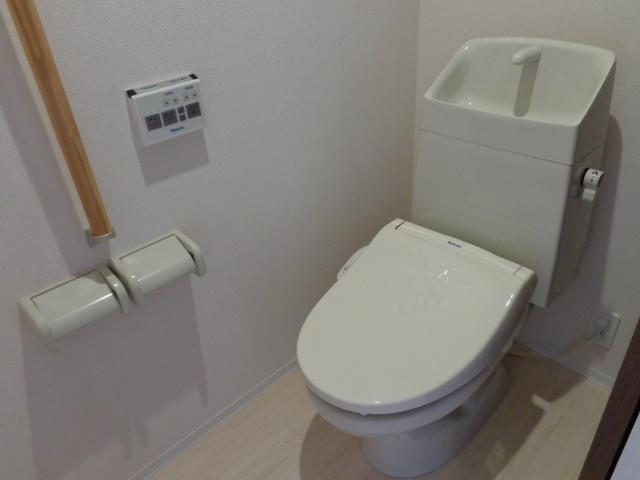 トイレ　シャワー付トイレ