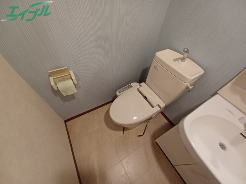 トイレ　同型参考写真