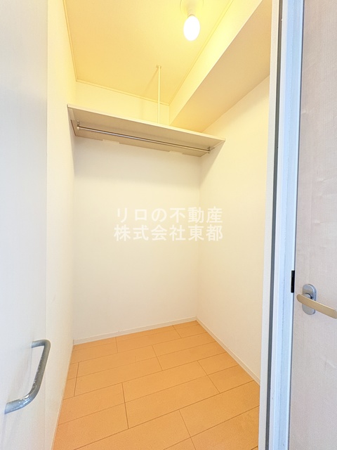 収納　奥行のあるウォークインクローゼットならお荷物多い方でも安心☆