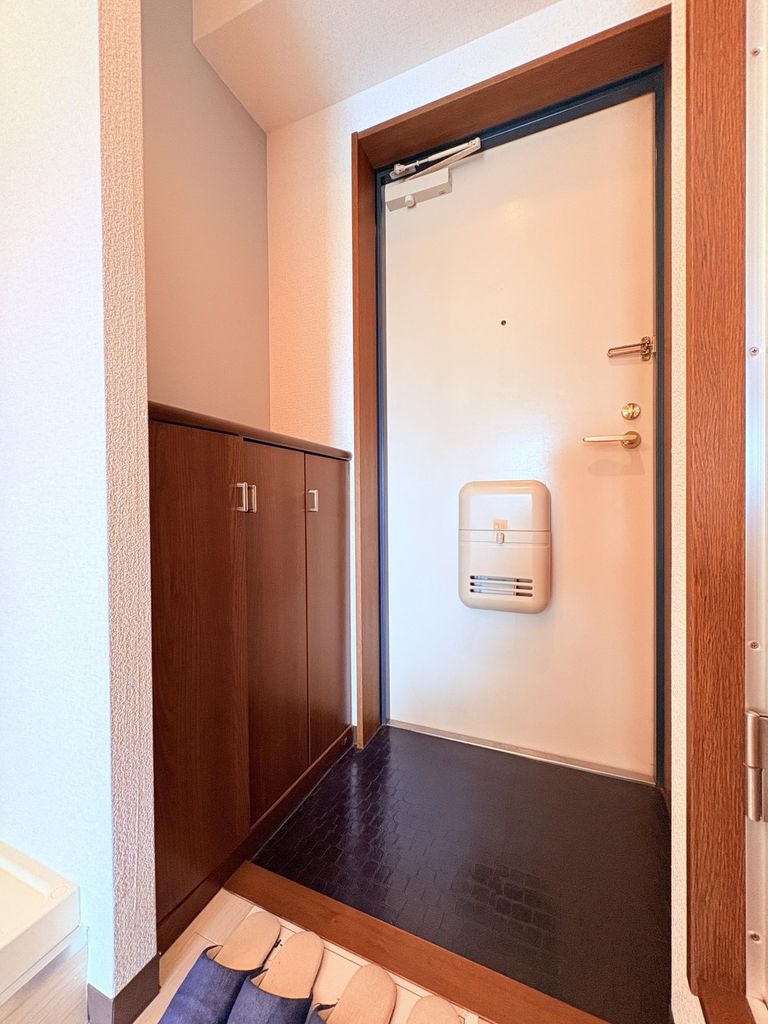 玄関　別部屋の写真です