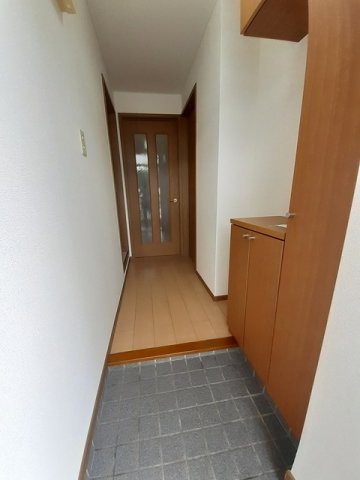 玄関　収納もある玄関です